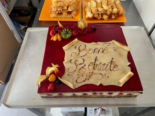 Village de gîtes Dordogne - Gâteau retraite